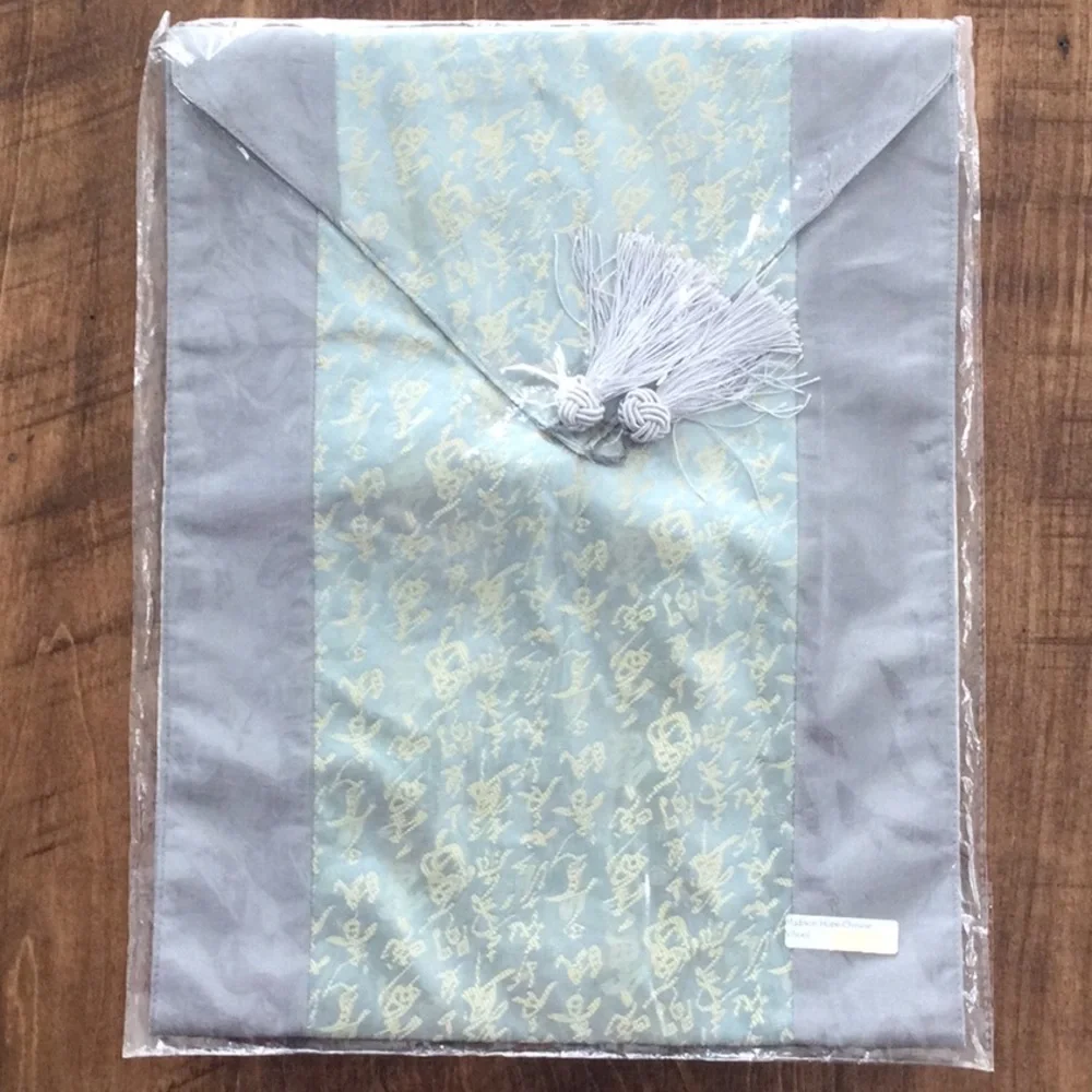 Table Runner NWT Grey on edges and silver in middle.
